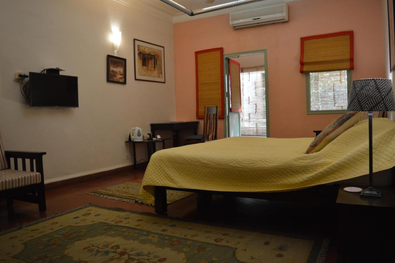 G 49 Bed & Breakfast 新德里 外观 照片